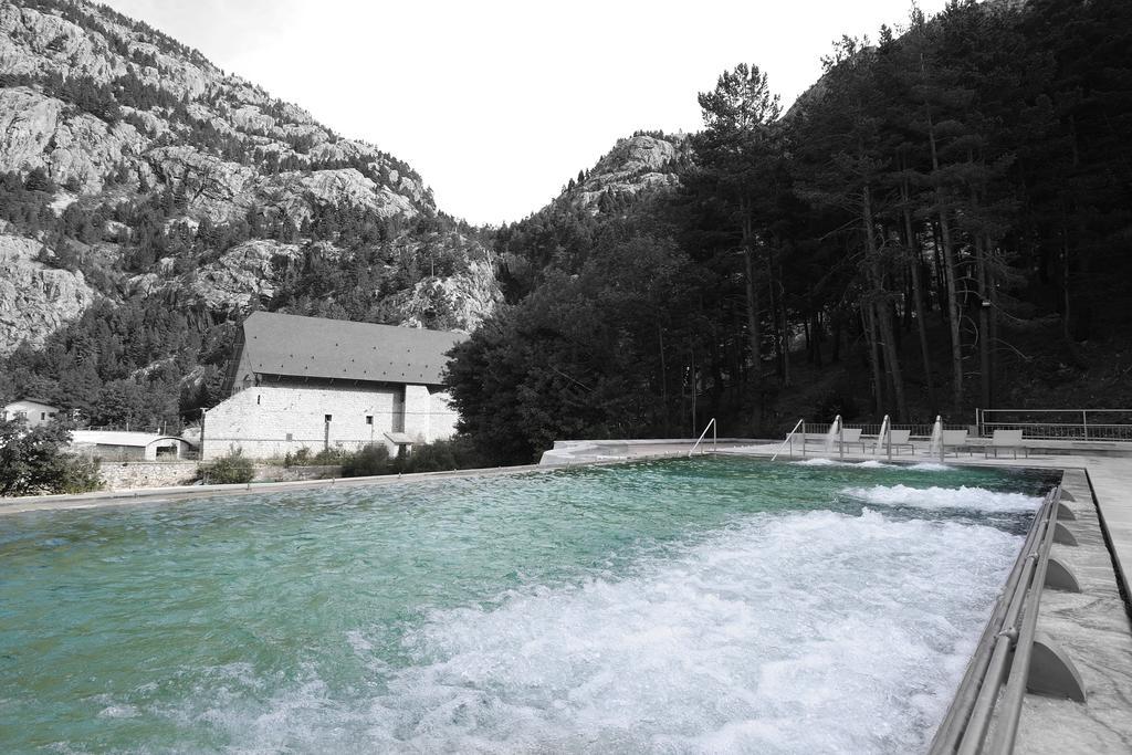 Hotel Continental Balneario De Panticosa Buitenkant foto